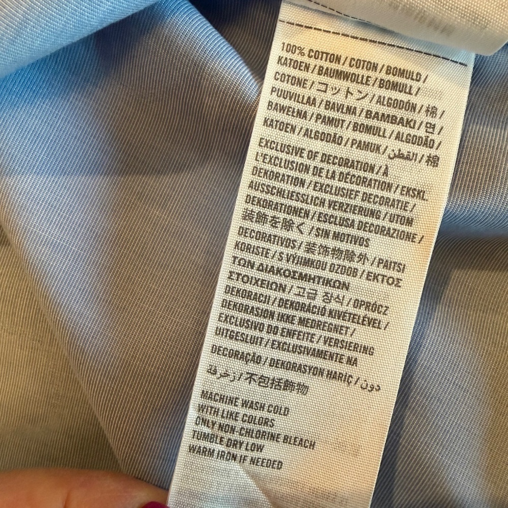 Abercrombie & Fitch Men's Light Blue Muscle Button Down Shirt, Size Large - Picture 8 of 11